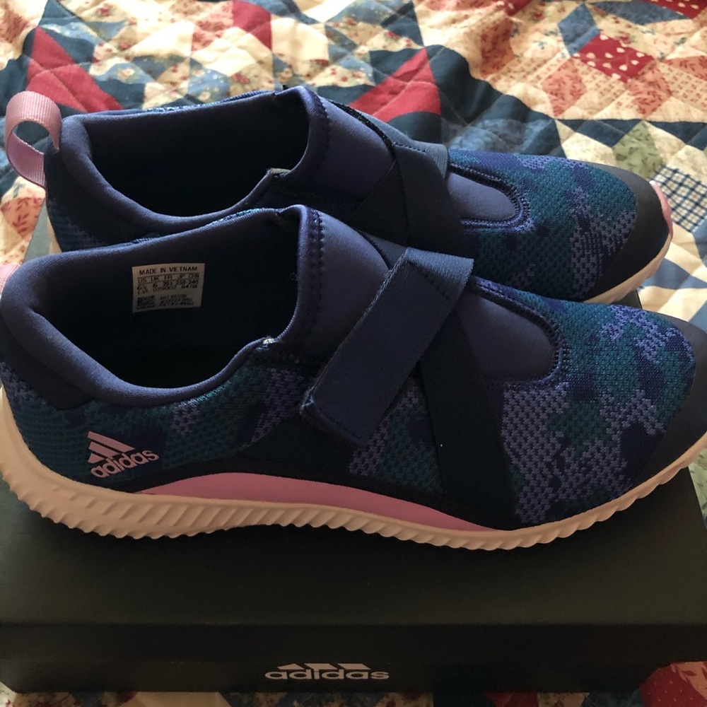 Women’s Adidas sneakers
